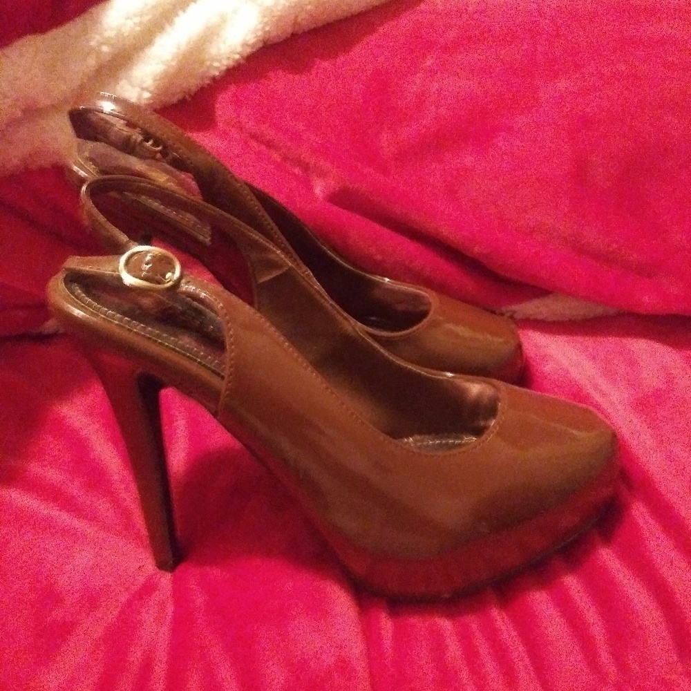 Stiletoes - Picture 3 of 3